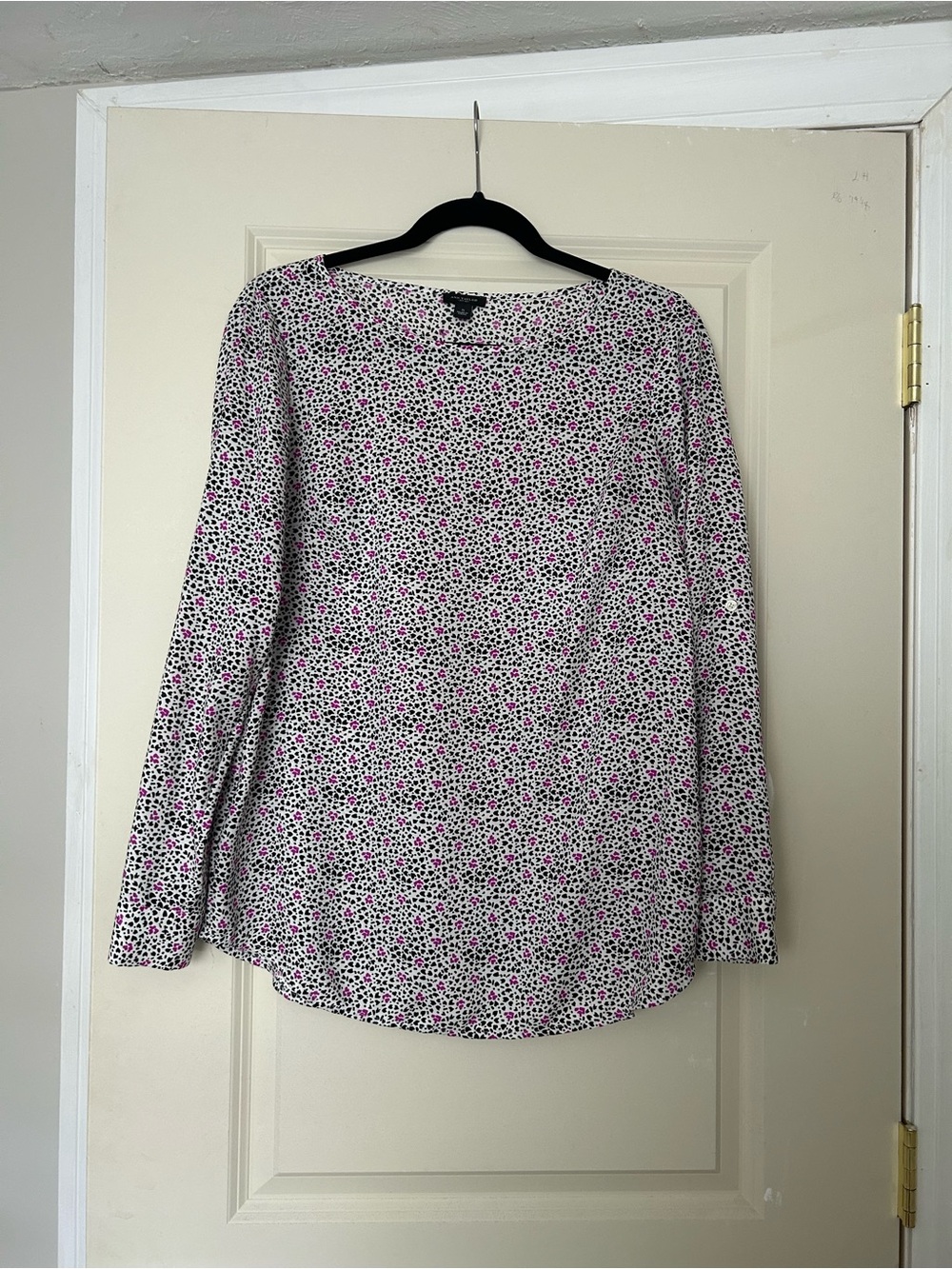 Ann Taylor White Long-Sleeve Crewneck Top